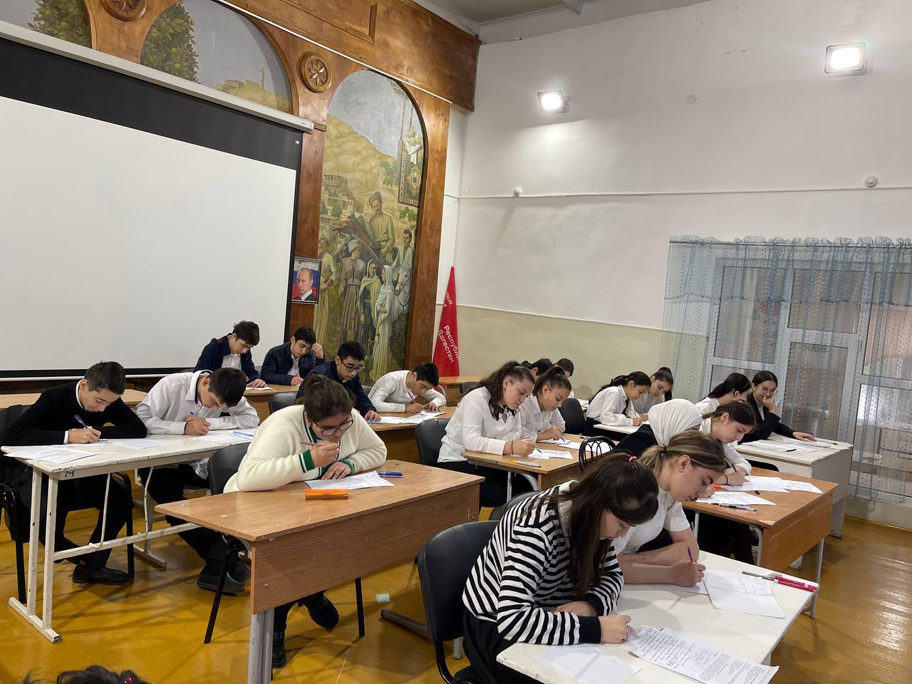 Пробные ОГЭ по русскому языку и по математике..