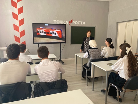 «Шоу профессий» посвящен проводнику на железнодорожном транспорте.