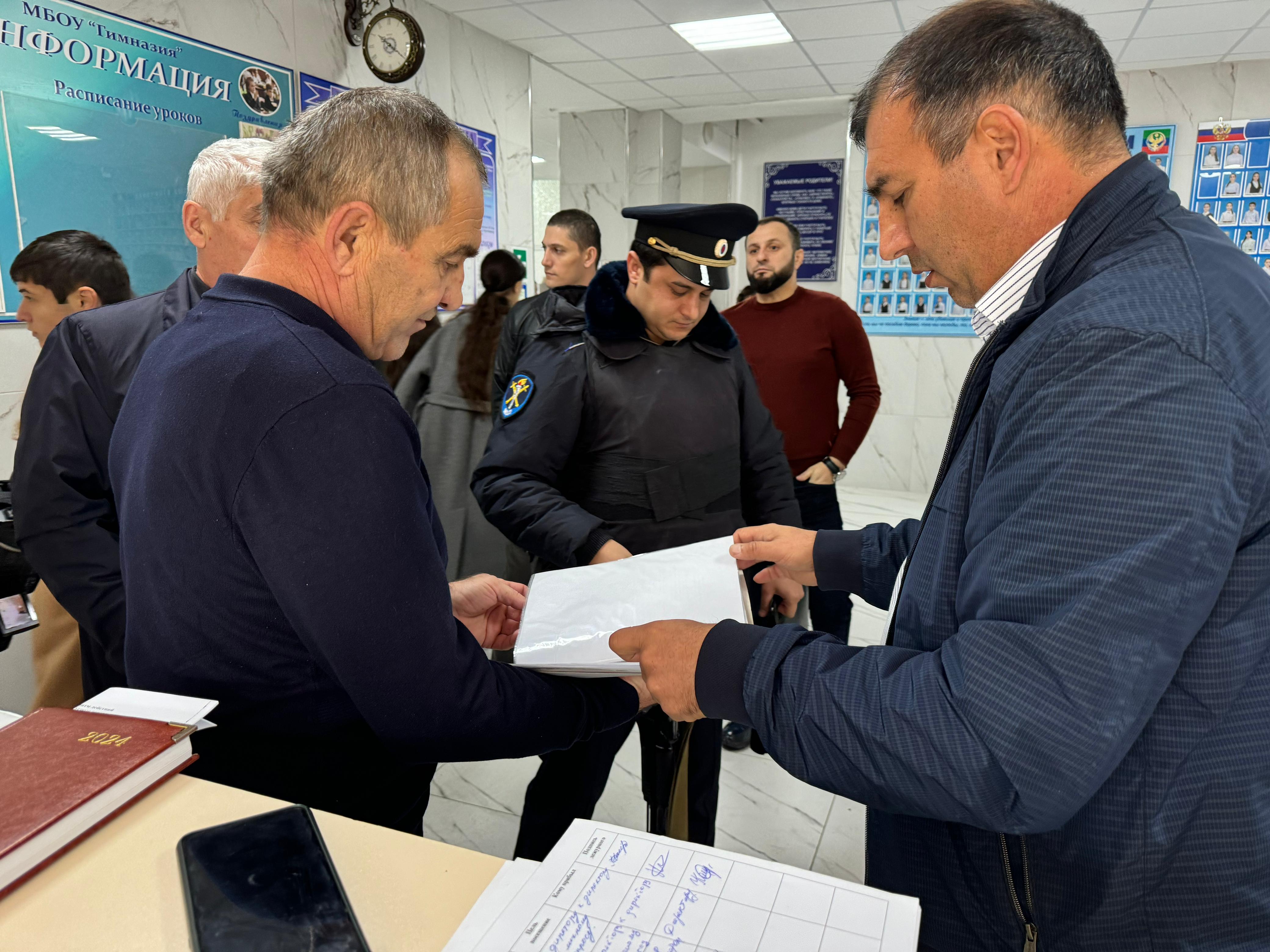 Практические занятия по отработке алгоритма действия персонала и учащихся во время эвакуации..